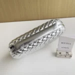 Bottega Veneta (BV) Knot