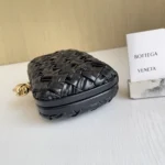 Bottega Veneta (BV) Knot