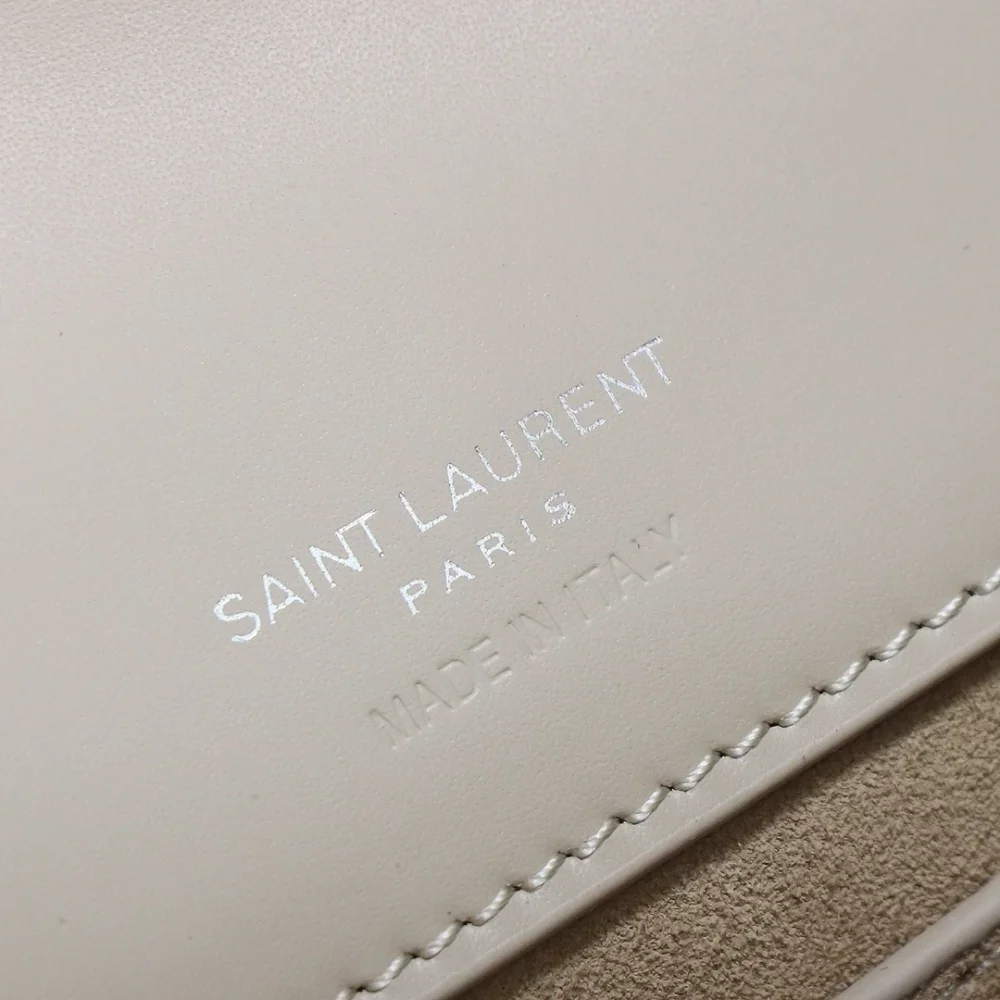 Saint Laurent LE 37 small in shiny leather