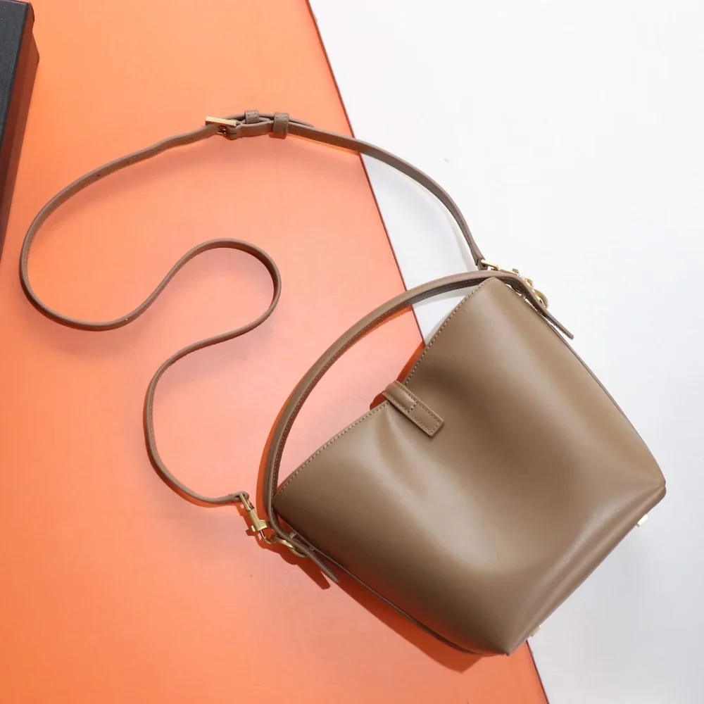 Saint Laurent LE 37 small in shiny leather