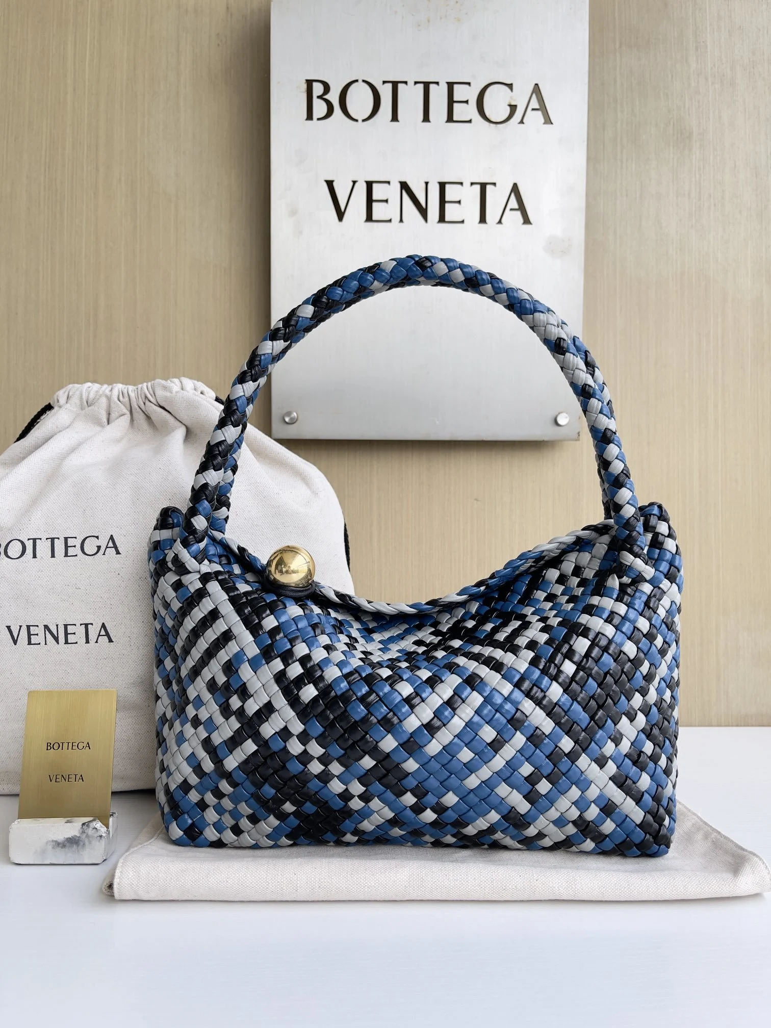 Bottega Veneta Tosca Shoulder Bag Bottega Veneta Tosca Shoulder Bag