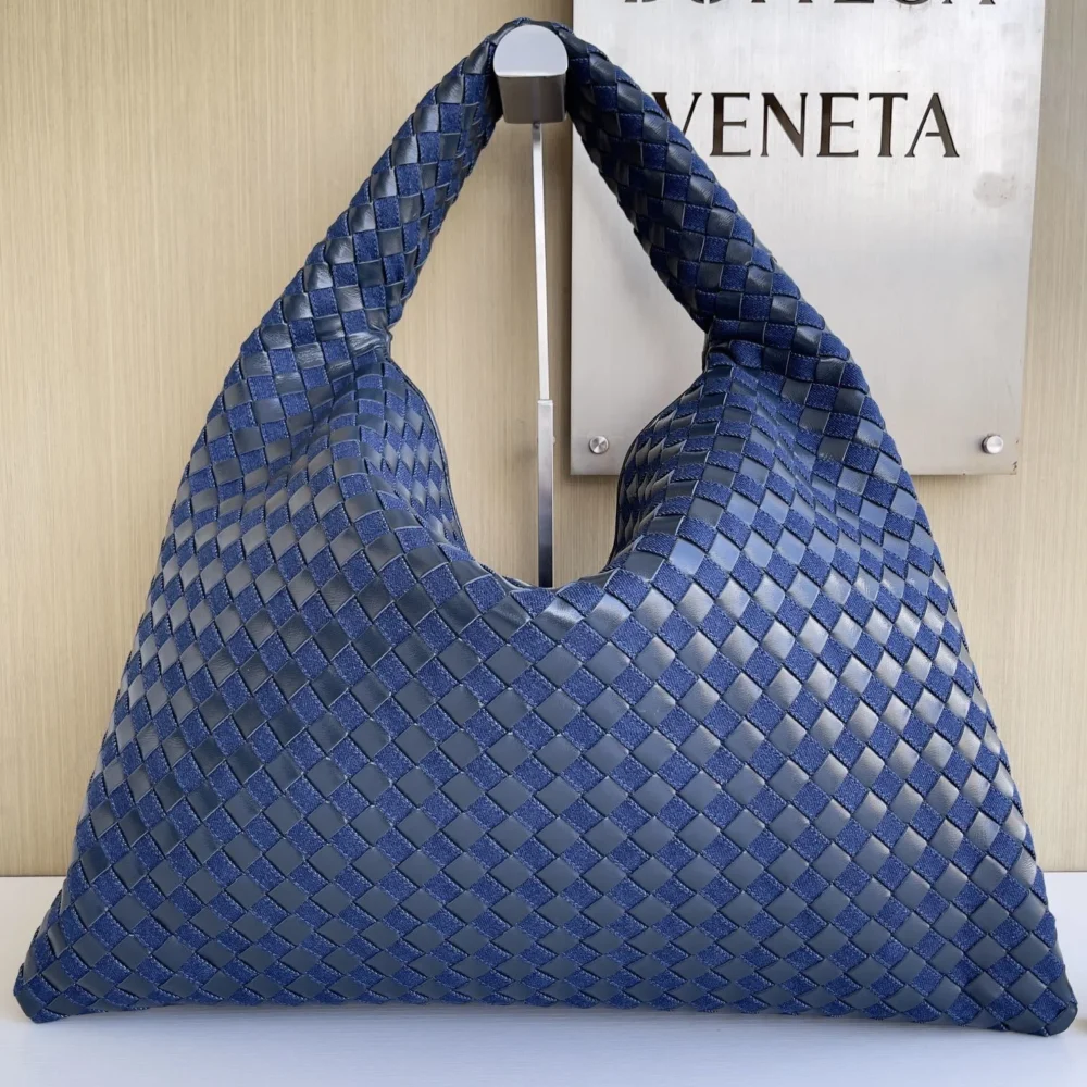 Bottega Veneta Large Hop Tote