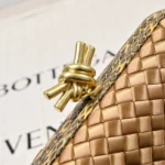 Bottega Veneta (BV) Knot