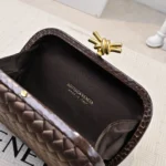 Bottega Veneta (BV) Knot