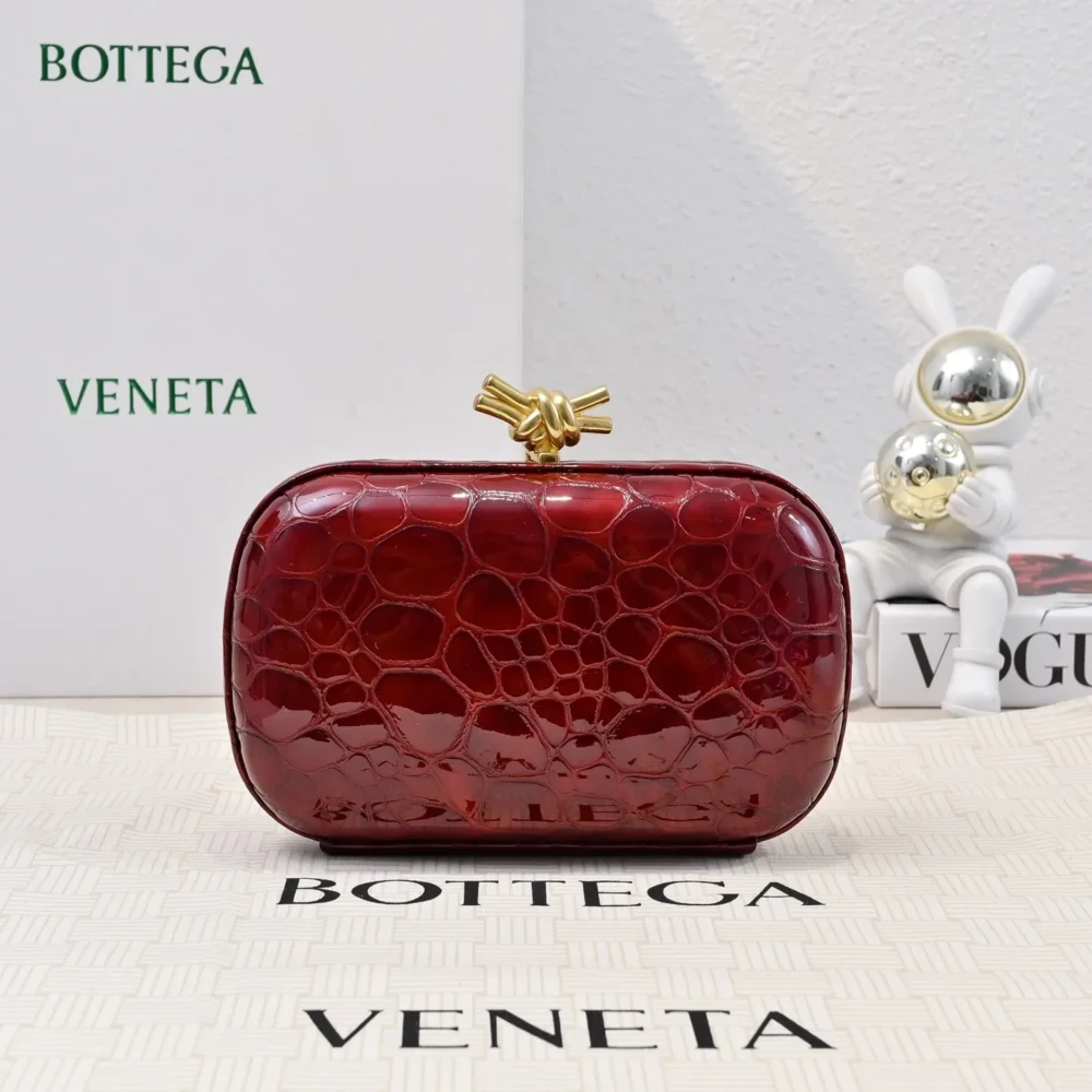 Bottega Veneta (BV) Knot