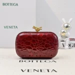 Bottega Veneta (BV) Knot